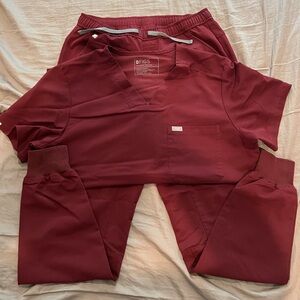 Men’s FIGS scrub set